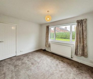 3 bedroom detached bungalow to rent - Photo 2