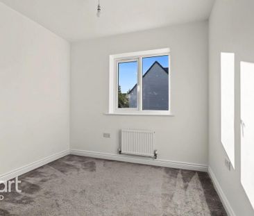 4 bedroom semi-detached house to rent - Photo 4