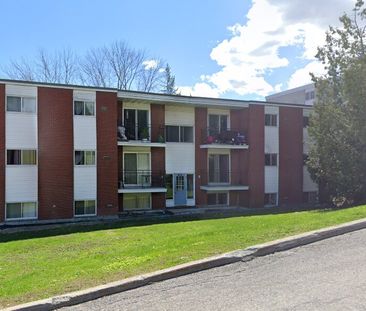 83 Rue Lucien-Brault (Hull | Mont-Bleu) Magnifique Appartement De D... - Photo 3