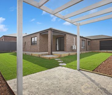 Sophisticated Living In The Lillifield Estate!! - Photo 5