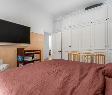 Character, Charm & Contemporary Comfort! - Photo 5