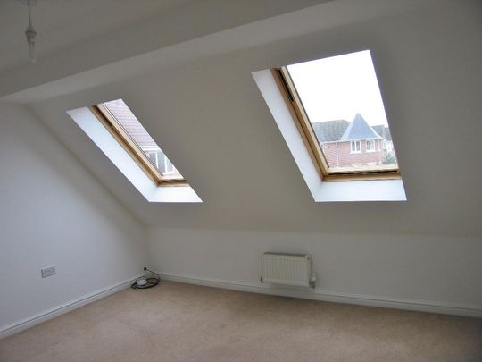 3 Bedroom Terraced House To Rent - Photo 1