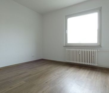 *** Endlich gefunden! 3 Raum Whg mit Balkon – tolle Lage!*** - Photo 3