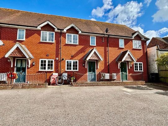 2 bedroom terraced house to rent - Photo 1