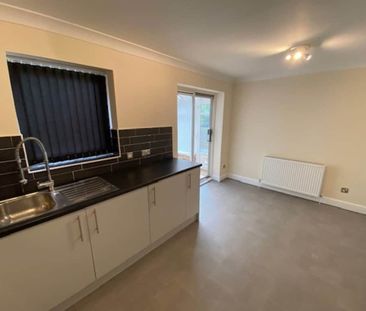Bowden Grove, Dodworth, S75 3TB - Photo 3