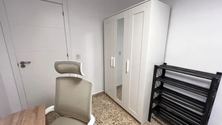 Room in a shared 5-bedroom apartment for rent in La Vega Baixa, professionals only - Foto 2