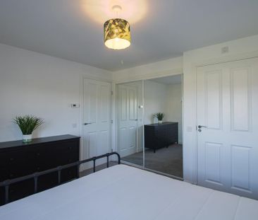 3 bedroom semi-detached house to rent - Photo 4