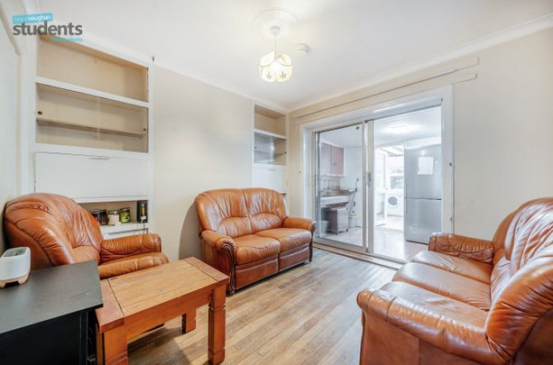 5 bedroom house to rent - Photo 1