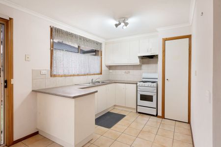 Stylish & Convenient - In the Heart of Pakenham - Photo 2