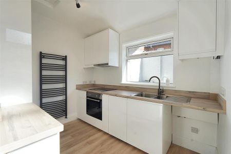 2 bedroom property to rent - Photo 2