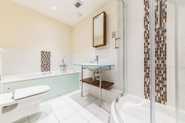 3 bedroom flat to rent - Photo 1