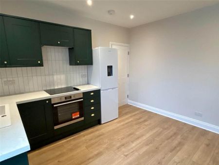 3 bedroom maisonette to rent - Photo 4