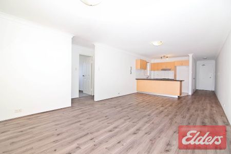 Well Presented Two Bedroom Apartment! - Photo 4