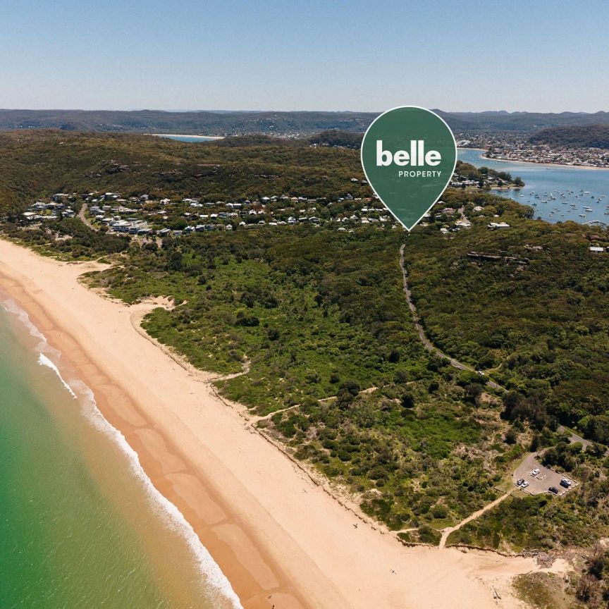 Charming beachside cottage in an idyllic location - Photo 1