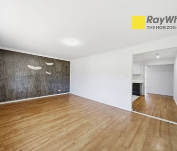 Spacious Six-Bedroom Family Home in a Premium Greystanes Location - Photo 6