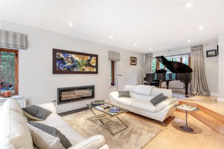 5 bedroom detached house to rent - Photo 3