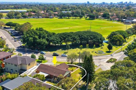 Parkside 3 Bedroom Family Home - Photo 5