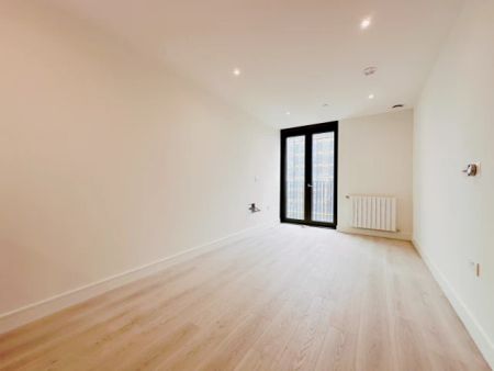 1 Bedroom 1 Bathroom Flat3001 - Photo 5