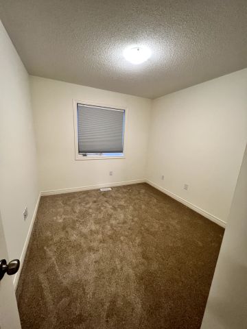 For Lease - 38 Donald Stewart Road, Brampton, Ontario - Photo 4