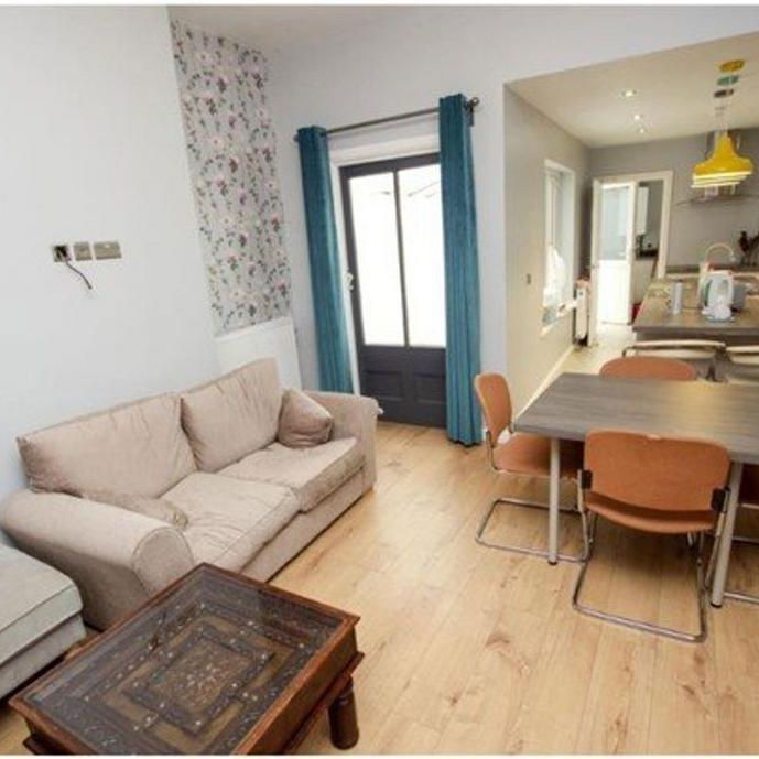 5 bedroom house to rent - Photo 1