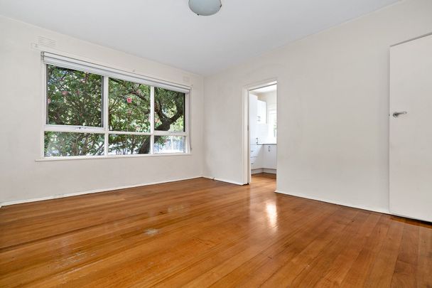 Unit 1/11 Austin Street, Hawthorn. - Photo 1