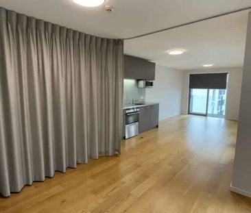 Modern 1 Bedroom Apartment - Photo 1