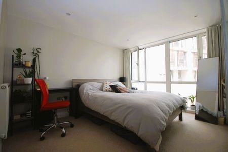 2 Bed Flat, London, SW9 - Photo 2