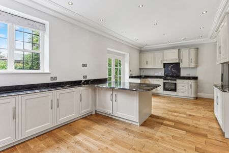 Oatlands Avenue, Weybridge, Surrey, KT13 - Photo 3