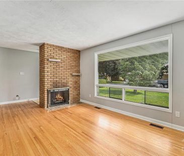 For Lease - 2305 Ryan Drive, Parkway Park - Queensway Terrace S and... - Photo 3