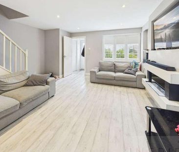Lyon Close, Maidenbower, RH10 - Photo 1