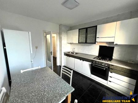Apartament cu 4 camere, Central - Fotografie 5