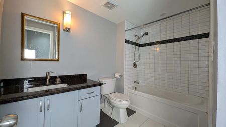 For Lease - 259 Queen Mary Drive, Brampton, Ontario - Photo 2