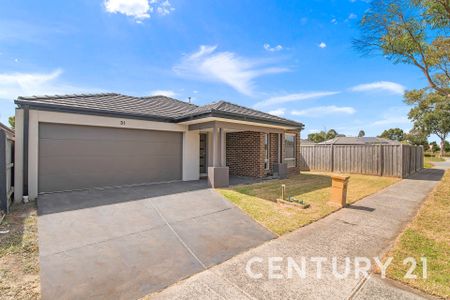 Family Home in Cranbourne - Photo 2