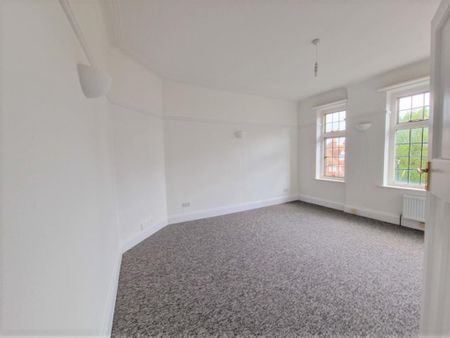 4 bedroom apartment to rent - Photo 4