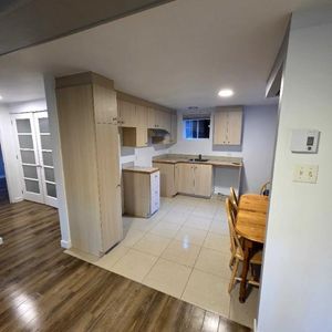 Superbe 3 ½ fraîchement rénové avec entrée privée – Secteur paisible à Terrebonne - Photo 2