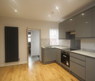 3 bedroom terraced property to rent - Photo 5