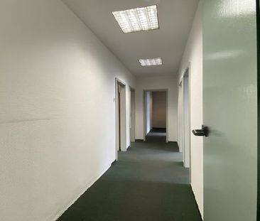 REPRÄSENTATIVES BÜROHAUS IM HERZEN DER KREFELDER INNENSTADT ZU VERMIETEN! Auch teilbar - Photo 1