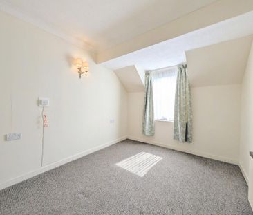 1 bedroom retirement property to rent - Photo 2