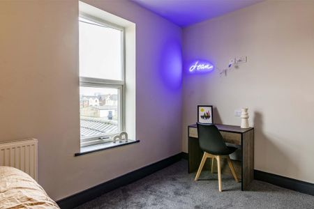 5 bedroom terraced house to rent - Photo 4