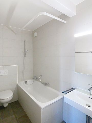 CHARMANT LOGEMENT TRES BIEN SITUE ET ENTIEREMENT RENOVE - Photo 4