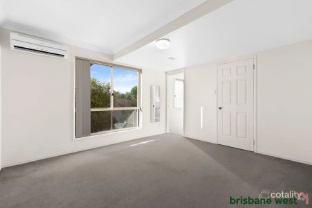 “LOVELY FAMILY HOME” - Photo 2