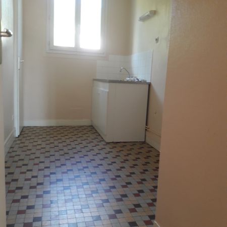 T3 de 54 m² - 36 rue du beugnon Montbard - Photo 4