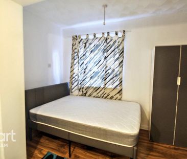 4 bedroom end of terrace house to rent - Photo 1