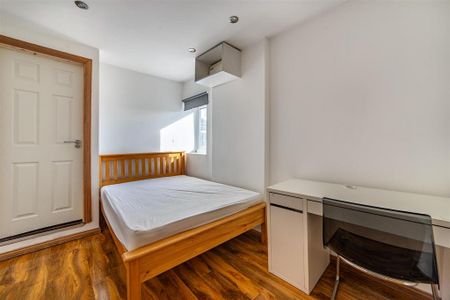 3 bedroom apartment to rent - Photo 3