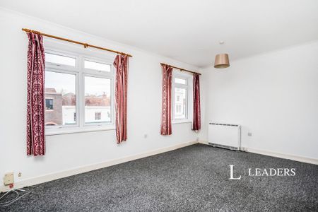 3 bedroom flat to rent - Photo 3