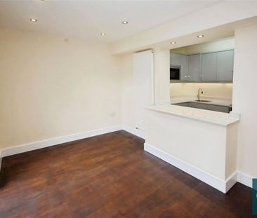 High Road, N12, London - Photo 5