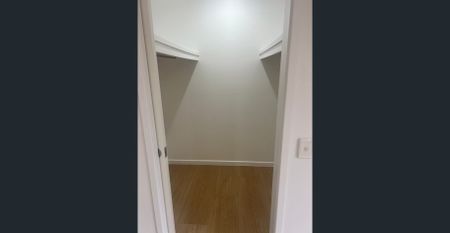 ✨ Freshly Renovated Family Home for Rent ✨ - Photo 4