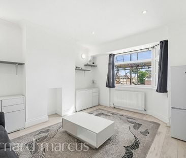 Elmcroft Close - Photo 1