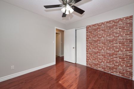 For Lease - 42 Montserrand Street, Barrie, Ontario - Photo 5