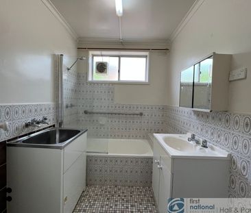 Neat & Convenient Two-Bedroom Flat in Prime Location - Photo 5